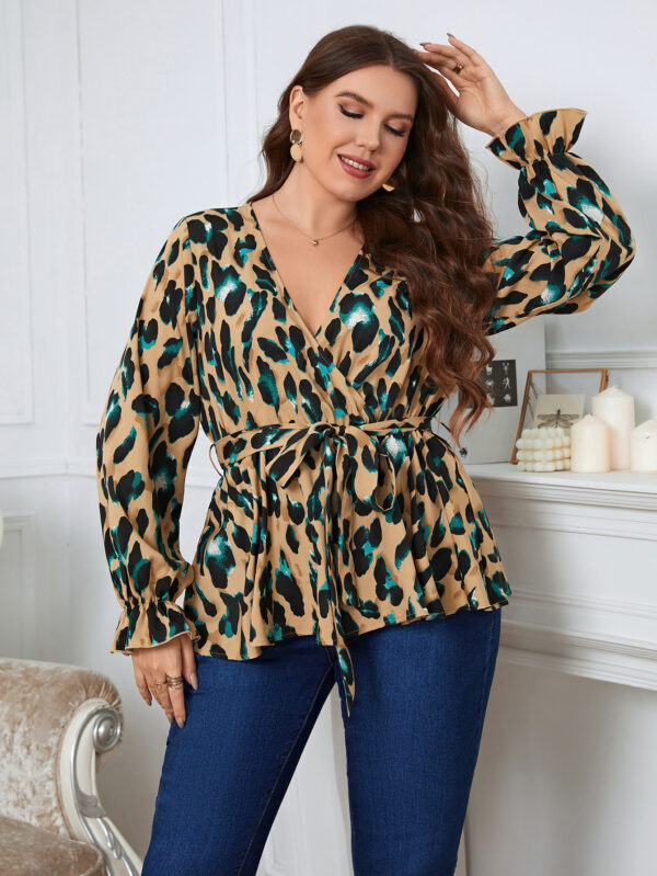 Plus Size Leopard Print Top for a Versatile and Waist-Slimming Look - Image 5