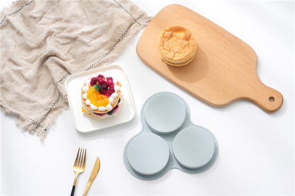 Bake Perfect Cakes Every Time with Our 4 Inch Round Silicone Mold - Image 6