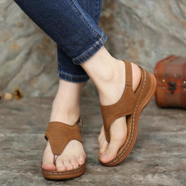 Ankle Buckle Roman Sandals for Women with a Retro Flair - Image 3