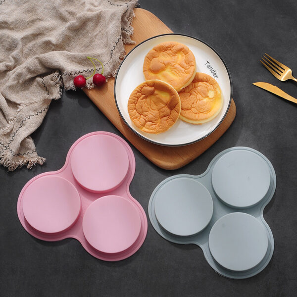 Bake Perfect Cakes Every Time with Our 4 Inch Round Silicone Mold - Image 2