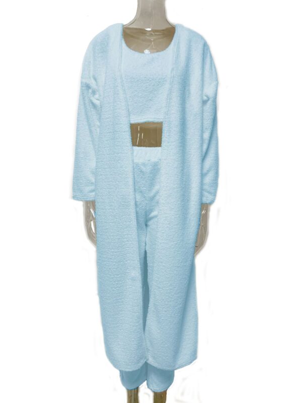 Snuggle Up in This Fluffy and Comfortable Women's Lounge Set - Image 9