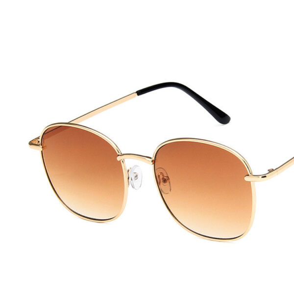 Elegant Metal Round Sunglasses for Women with a Timeless Appeal - Image 4