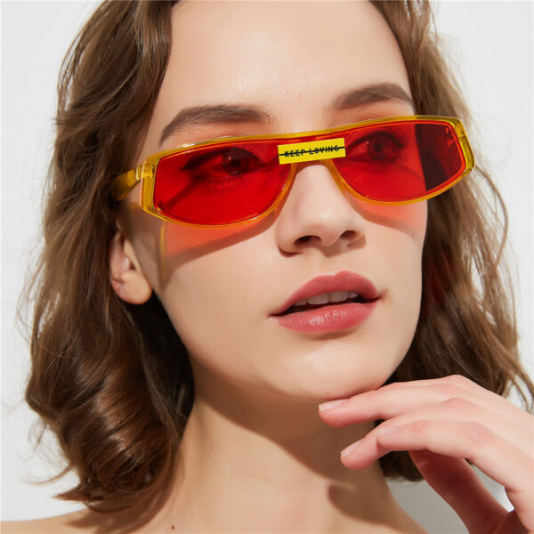 Stylish Retro Square Sunglasses for Women - Image 3
