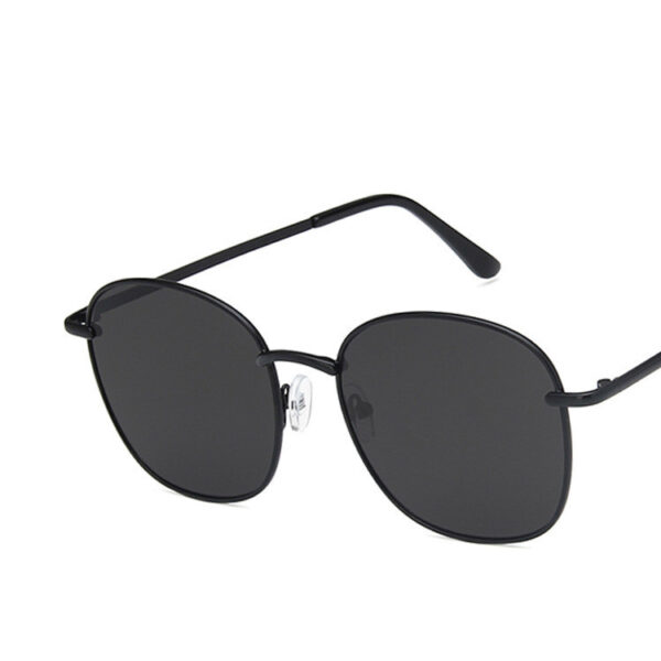 Elegant Metal Round Sunglasses for Women with a Timeless Appeal - Image 2