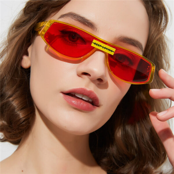 Stylish Retro Square Sunglasses for Women - Image 2
