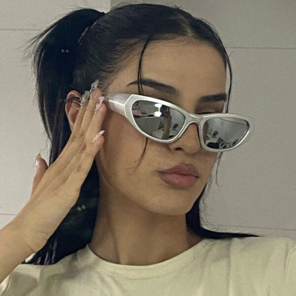 Women's Stylish Millennium Sunglasses - Image 3
