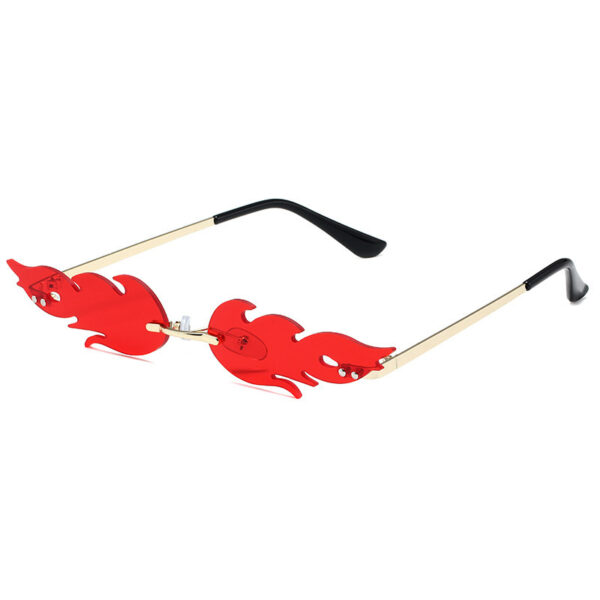 Trendy Flame Shaped Sunglasses for Women - Image 4