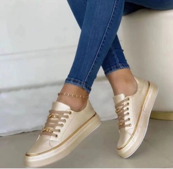 Women's Low Top Fitness Shoes - Image 2