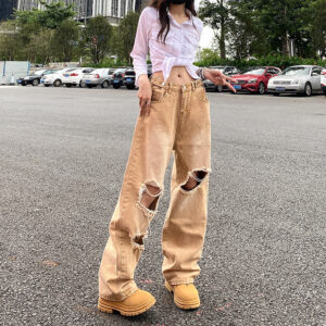 Women’s Distressed Jeans with a Vintage Twist