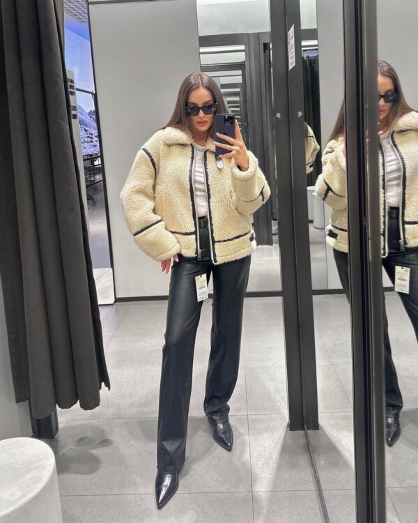 Luxurious Lamb Wool Jacket for Women - Image 3