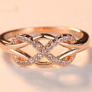 Number 8 Twisted Micro Inlaid Zircon Ring