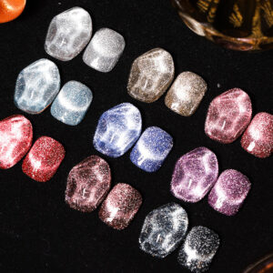 Shimmering Cat Eye Nail Gel