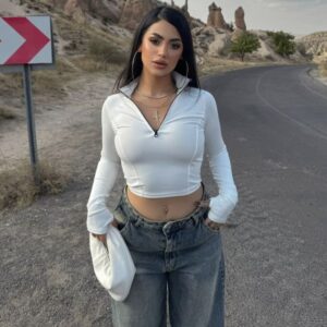 Women’s Fitness Crop Top with Turtleneck – Trendy and Functional Activewear