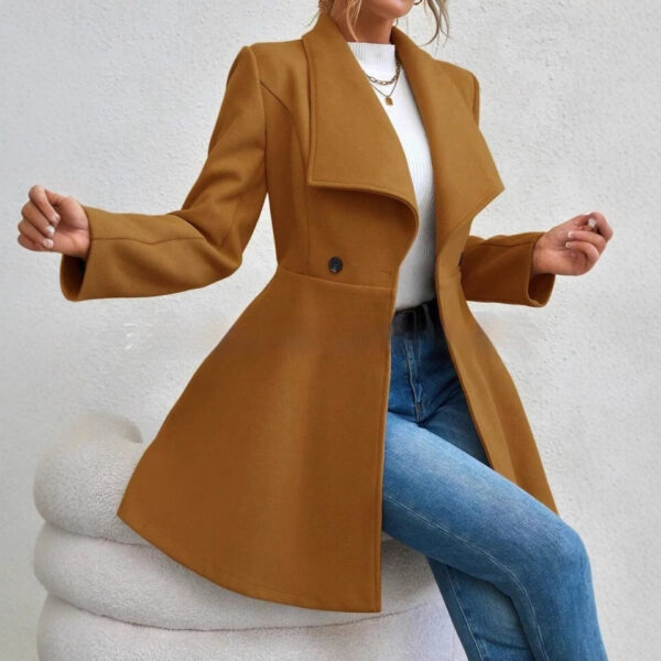 Timeless Women's Vintage Coat with Classic Turn-Down Collar Design